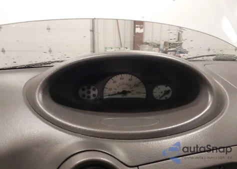 2001 Toyota Echo z USA, uszkodzony, nr VIN JTDBT123110146065